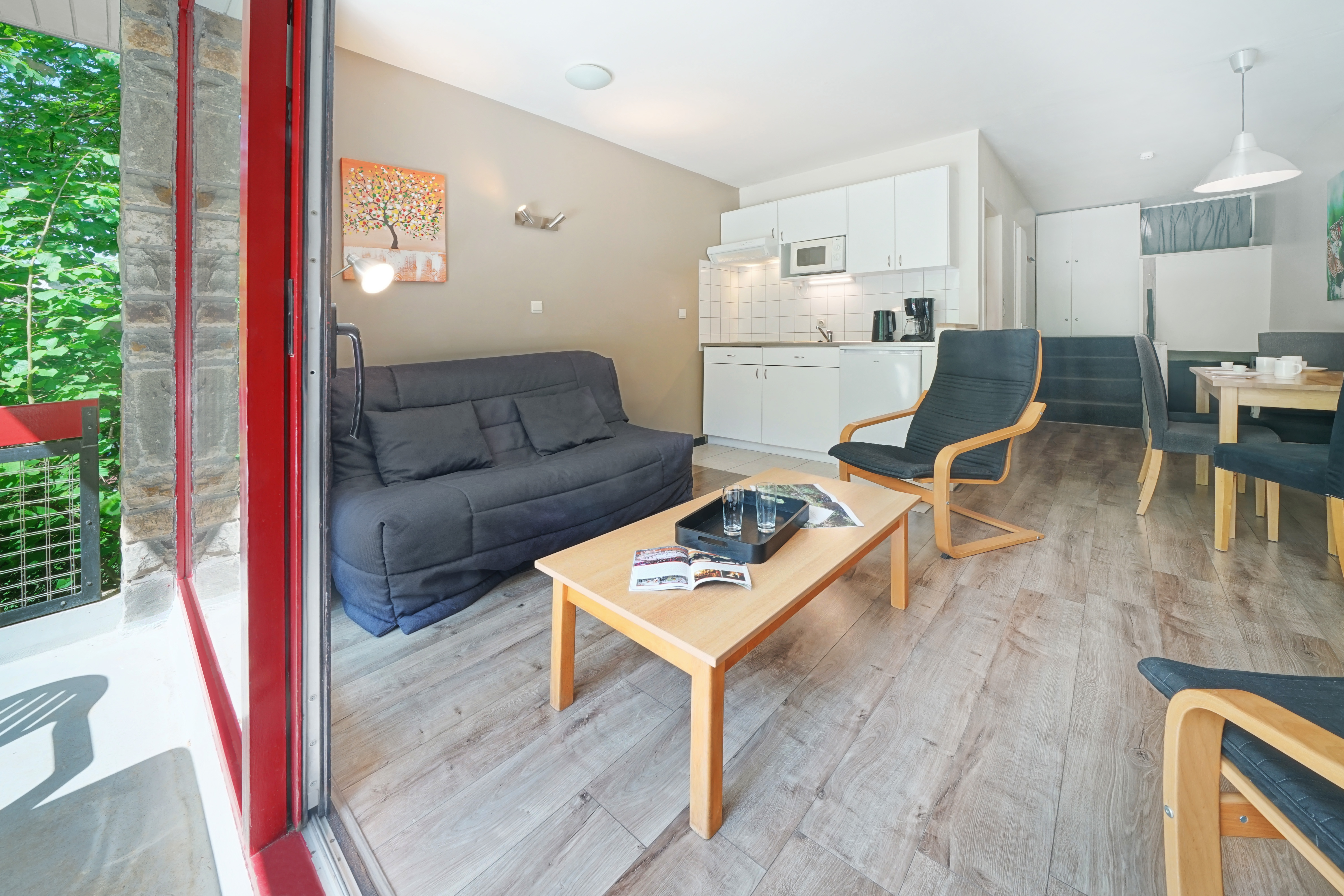 SIQUET B1 escaliers dans le fond.JPG