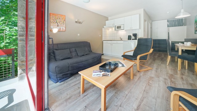 SIQUET B1 escaliers dans le fond.JPG